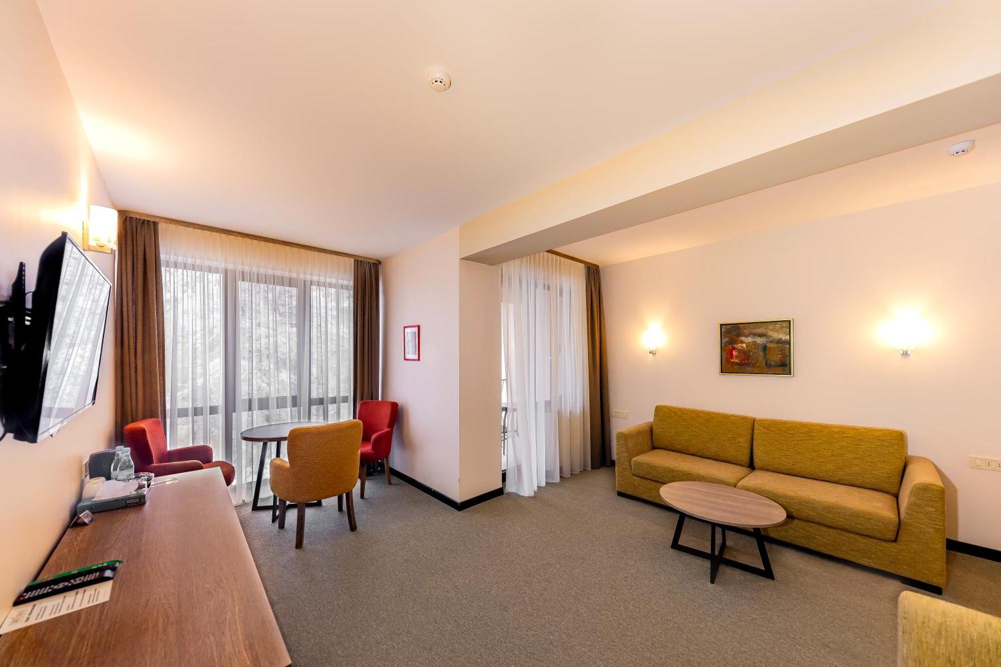 Dilijazz Hotel & Restaurant Діліжан Екстер'єр фото